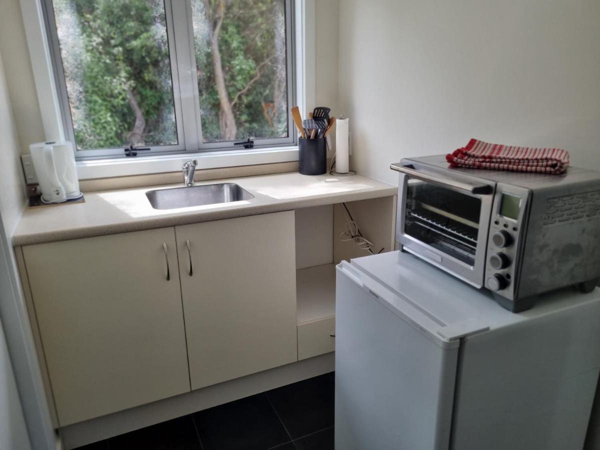 Tree House Apartment Taieri Mouth ภายนอก รูปภาพ