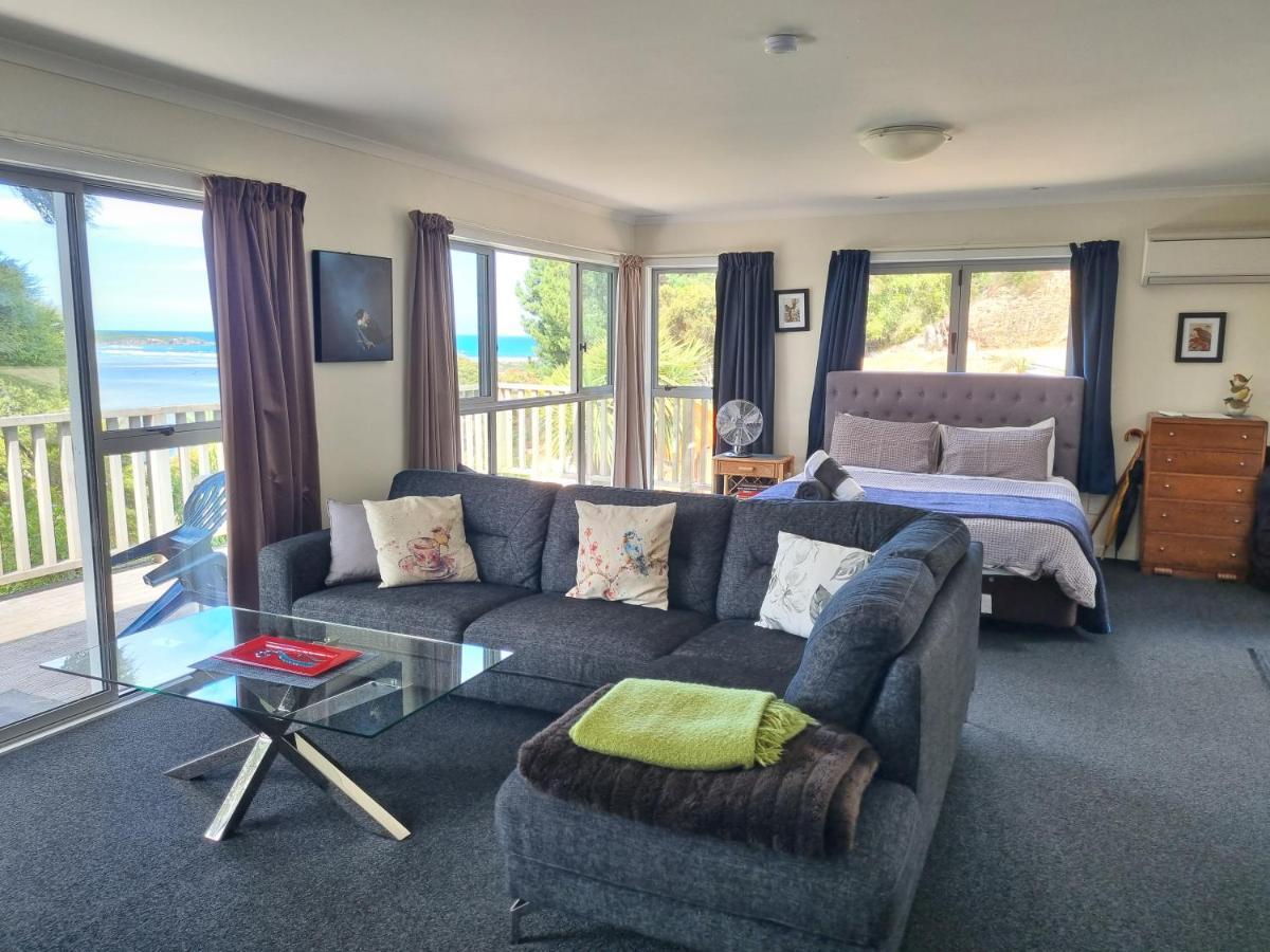 Tree House Apartment Taieri Mouth ภายนอก รูปภาพ